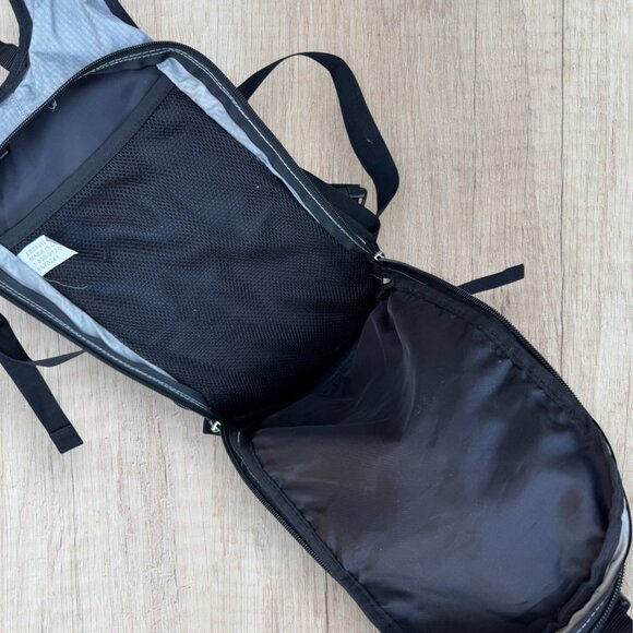 Eddie Bauer Hydration Backpack Blue Gray Outdoor Hiking Biking - Picture 3 of 5